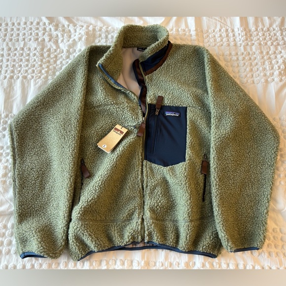 Patagonia Other - Patagonia Light Olive Green Retro-X Sherpa Fleece with Navy Logo Tag